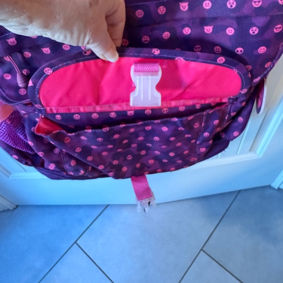 💜💗 BIXBEE~Adorable Backpack with adjustable straps~Great Condition💜💜 - Picture 15 of 16